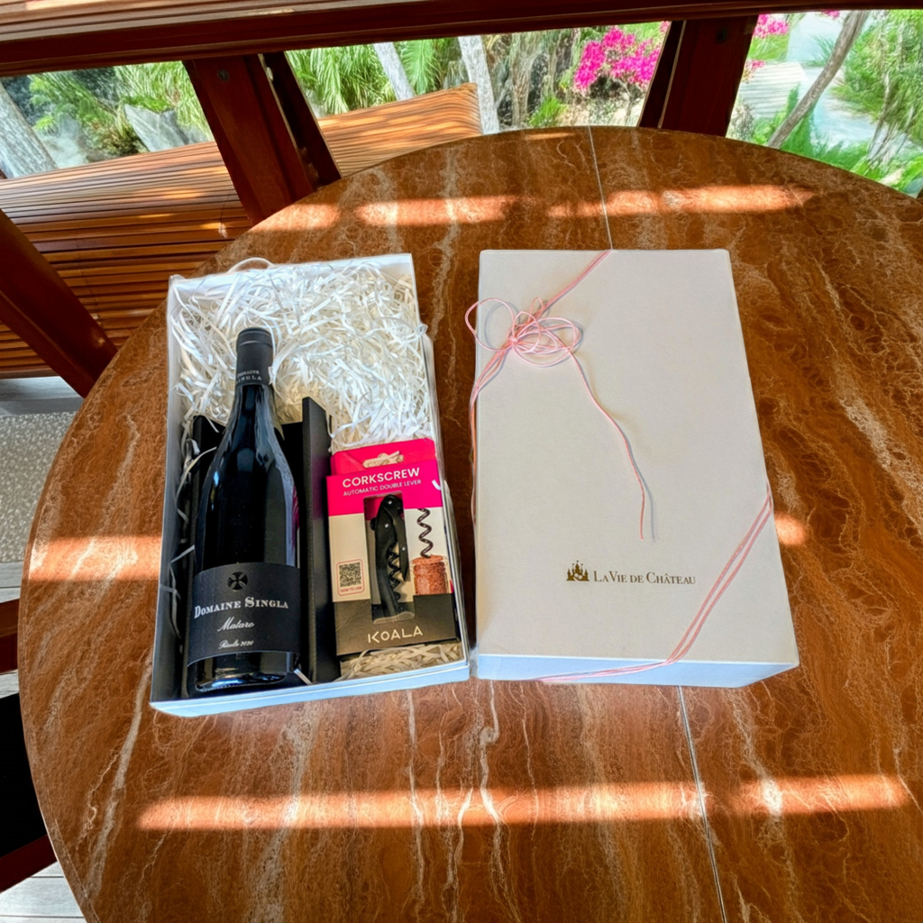 Vin rouge (Mataro) et décapsuleur temporairement en rupture de stock - réapprovisionnement prévu fin mai