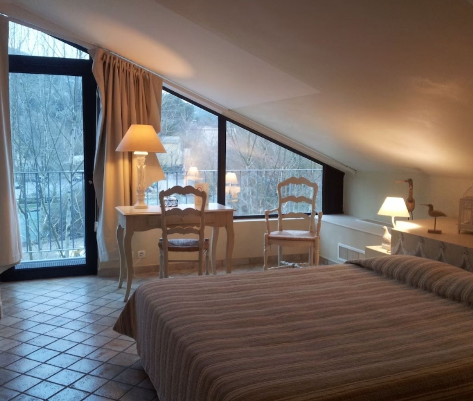 11月2日のブログ～フランスの小さな街～サン・サチュルナン・レ・ザプト 宿泊施設