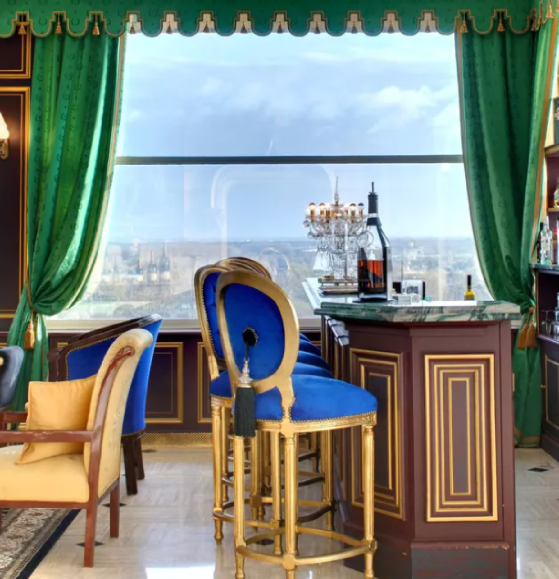 12月5日のブログ～フランスの小さな街～カステラーヌCastellaneのレストラン