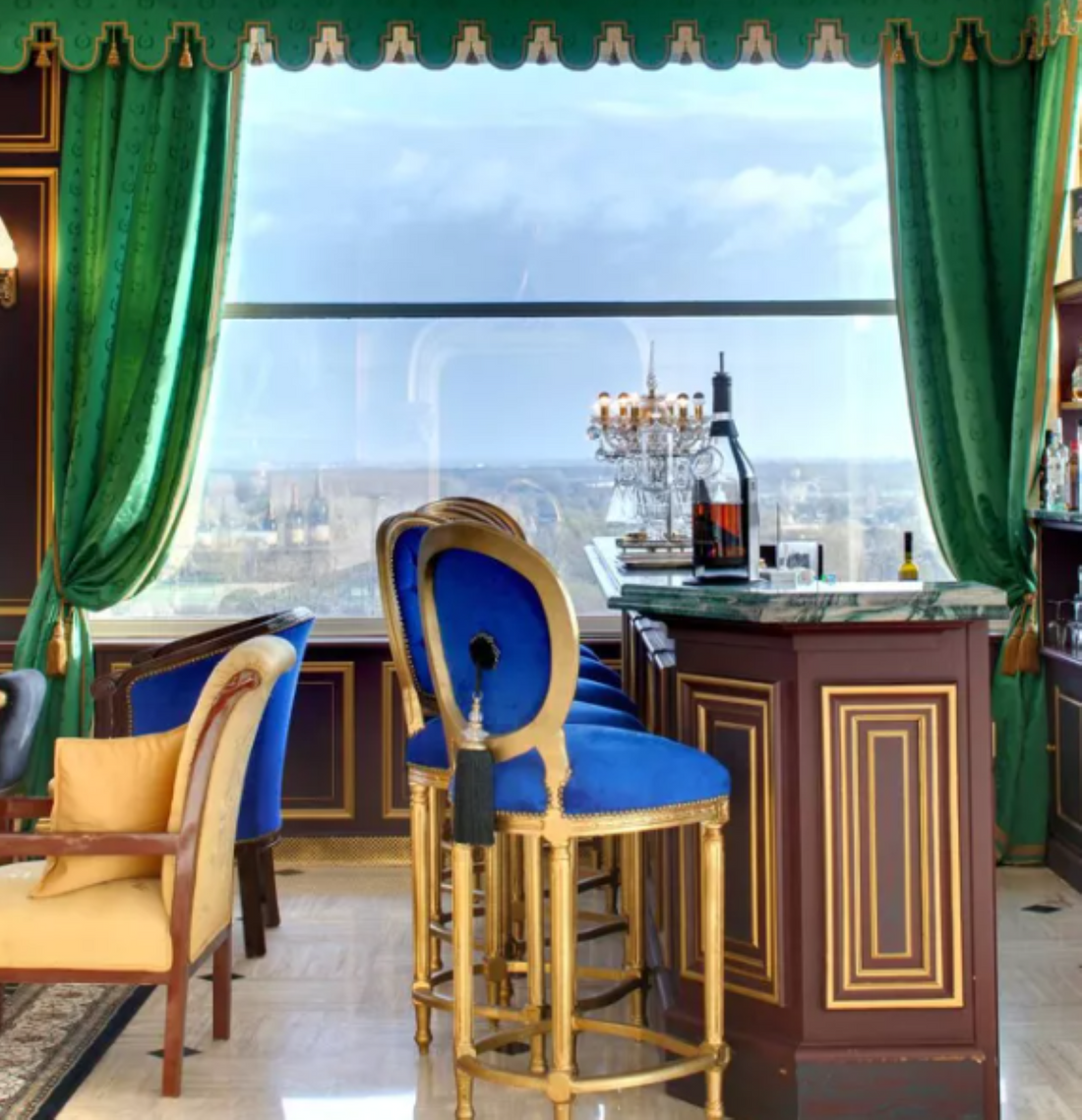 12月5日のブログ～フランスの小さな街～カステラーヌCastellaneのレストラン