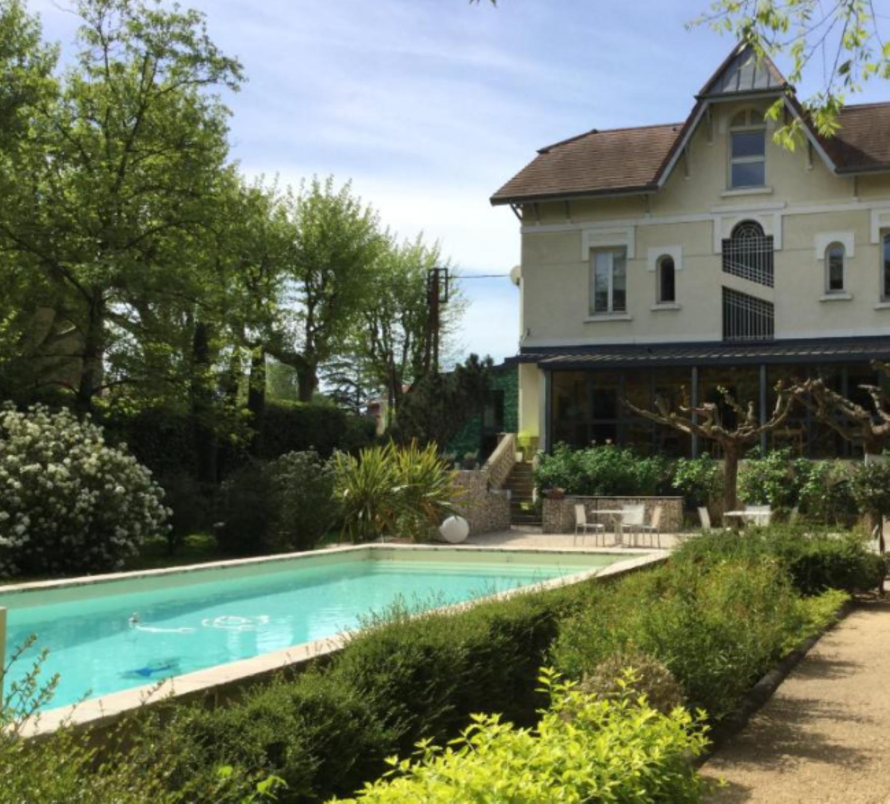 １１月１５　シュル・イゼールRomans-sur-Isèreホテル