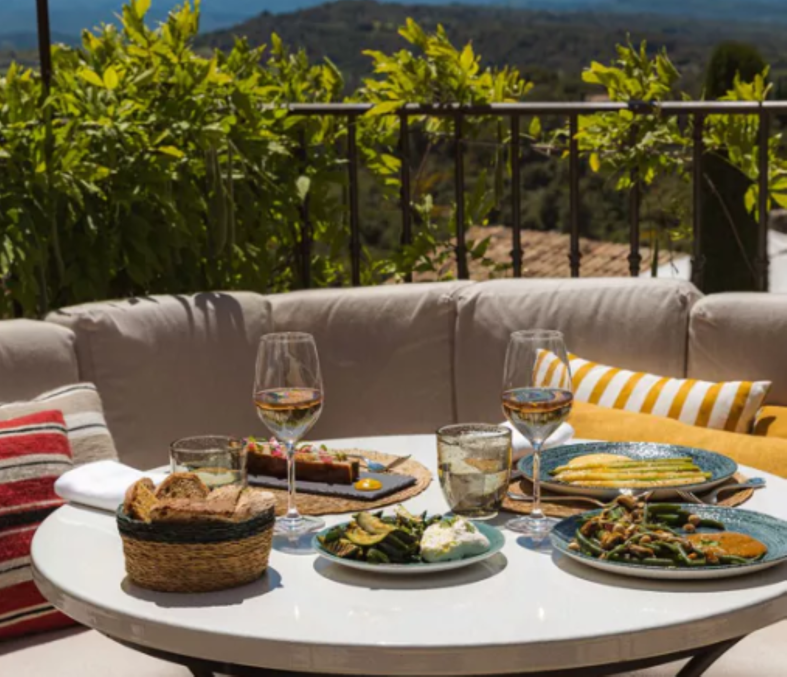 10月3１日のブログ～フランスの小さな街～ヴェゾン ラ ロメーヌVaison-la-Romaine レストラン