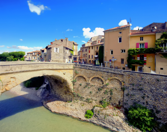 10月28日のブログ～フランスの小さな街～ヴェゾン ラ ロメーヌVaison-la-Romaine