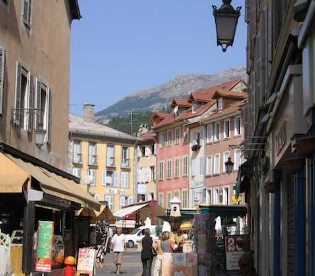 １１月２４日のブログ～フランスの小さな街～ギャップGAP