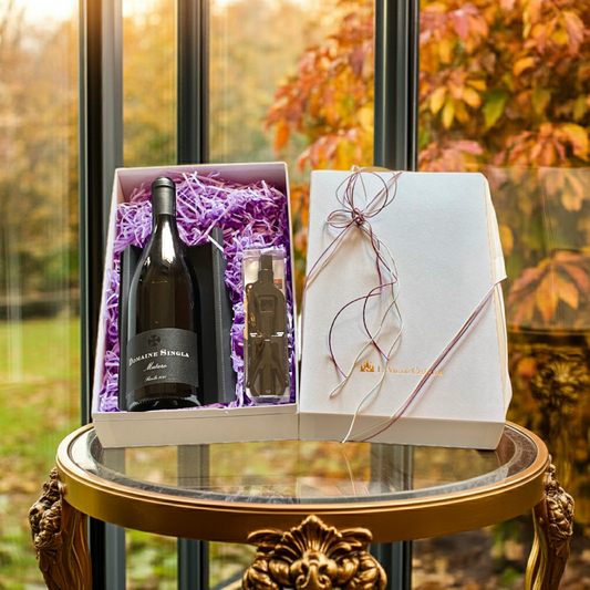 Vin rouge sélectionné (Mataro) et coffret cadeau ouvre-bouteille Lu Cruse