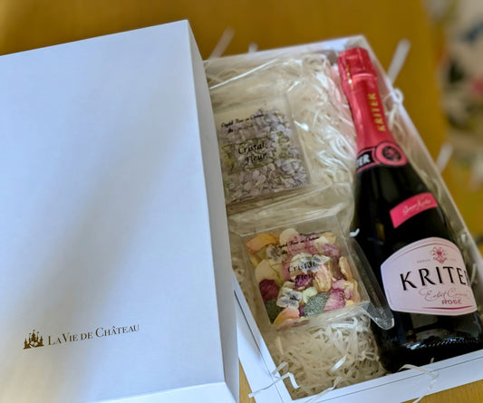 Champagne!　Great value gift( Bourgogne Cospa bubbles and crystal fleur (in chateauBOX))