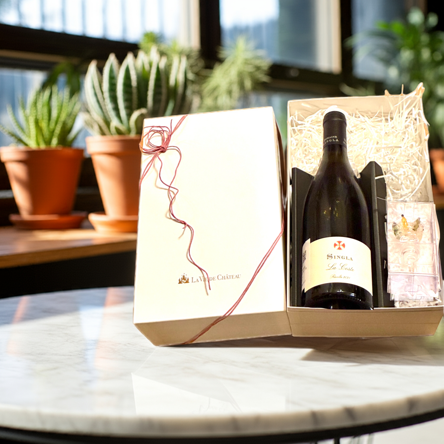  La Coste  (vin blanc parfumé du sud de la France) et coffret cadeau accessoires